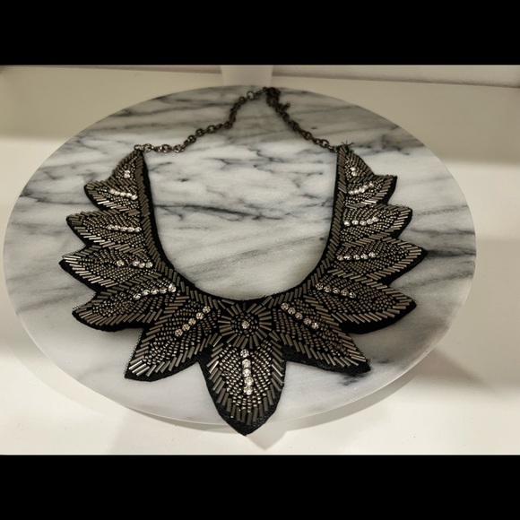 Jewelry - Bib necklace